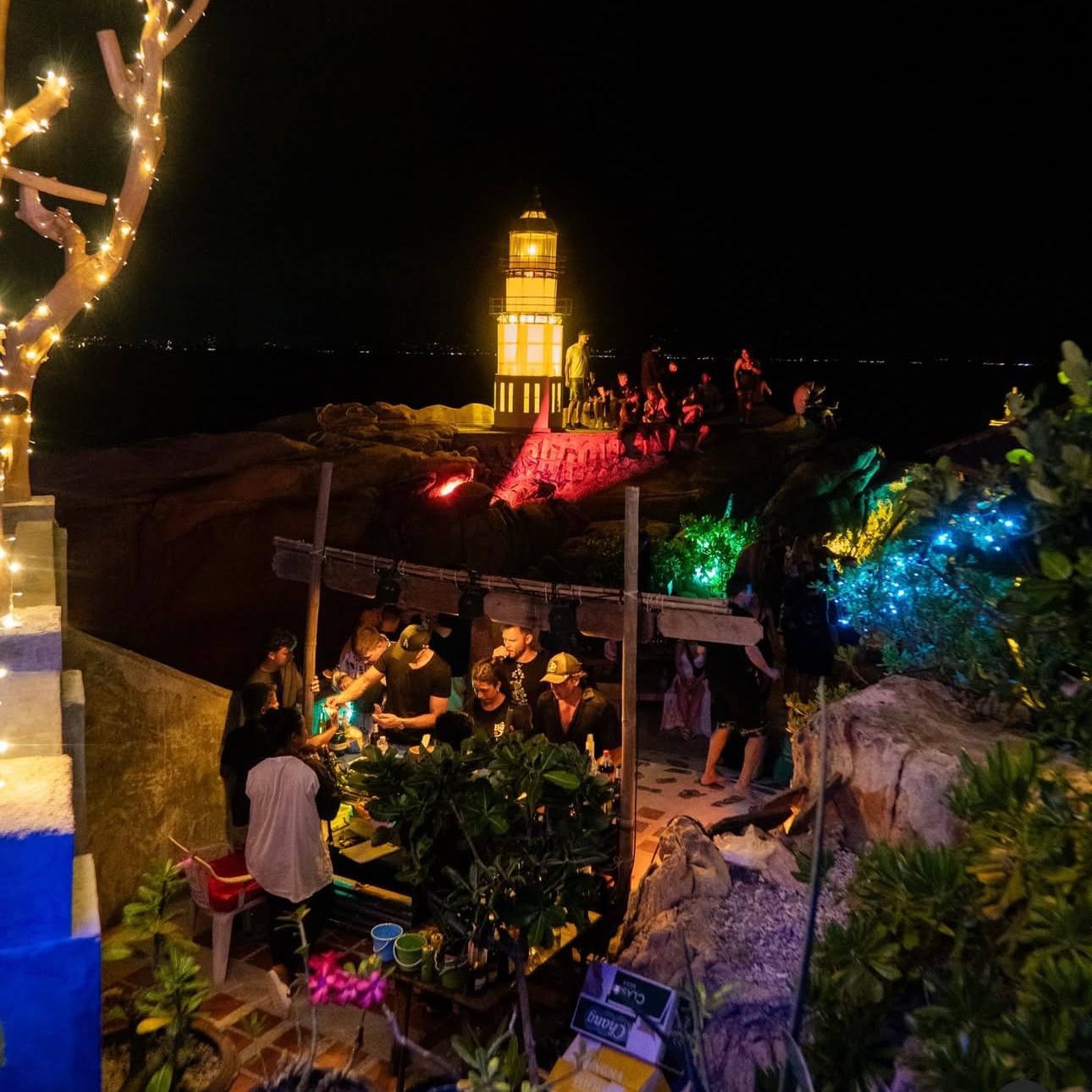 Картинка Lighthouse beach bar на Пхангане