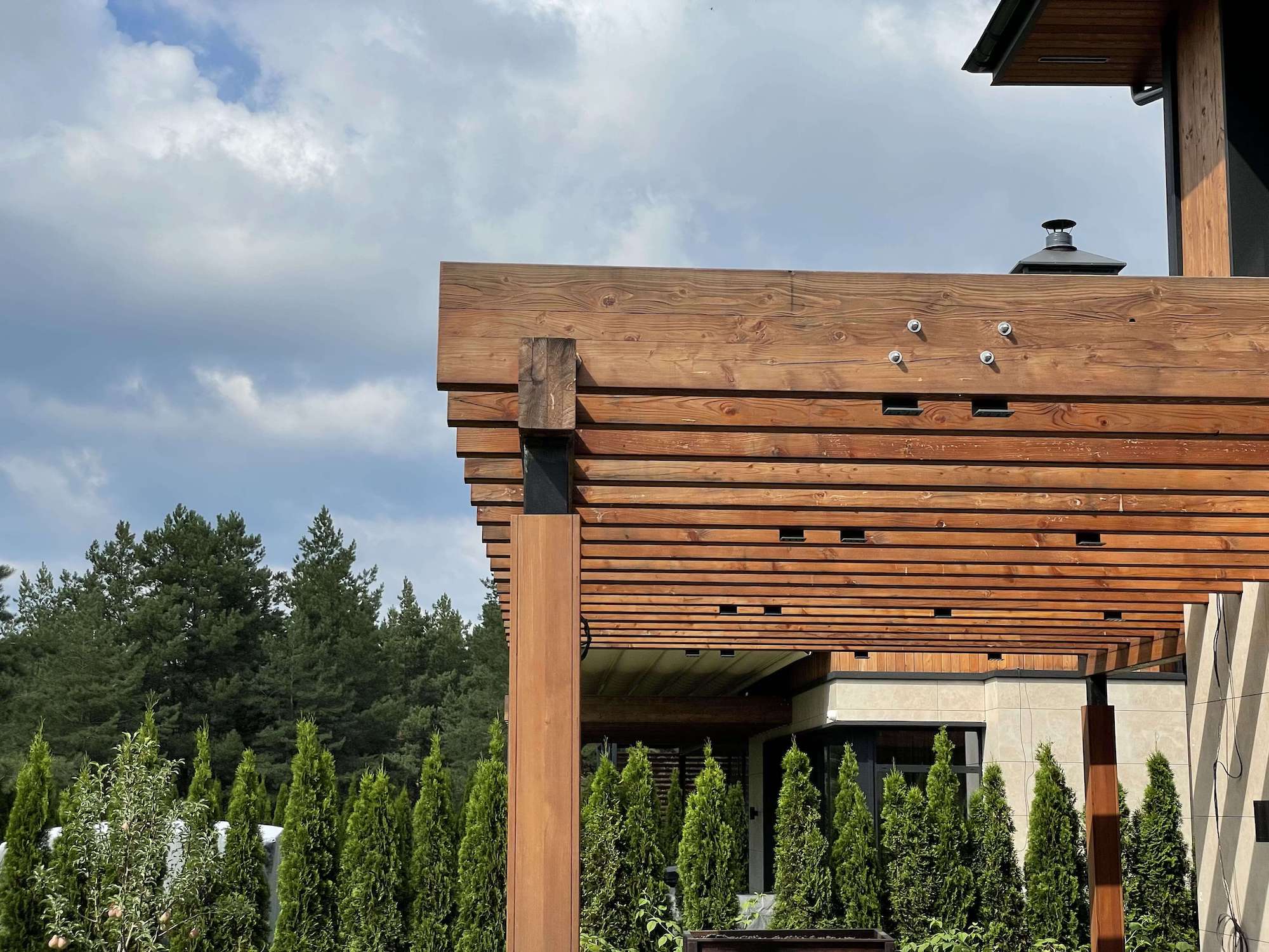 Пергола з модрини