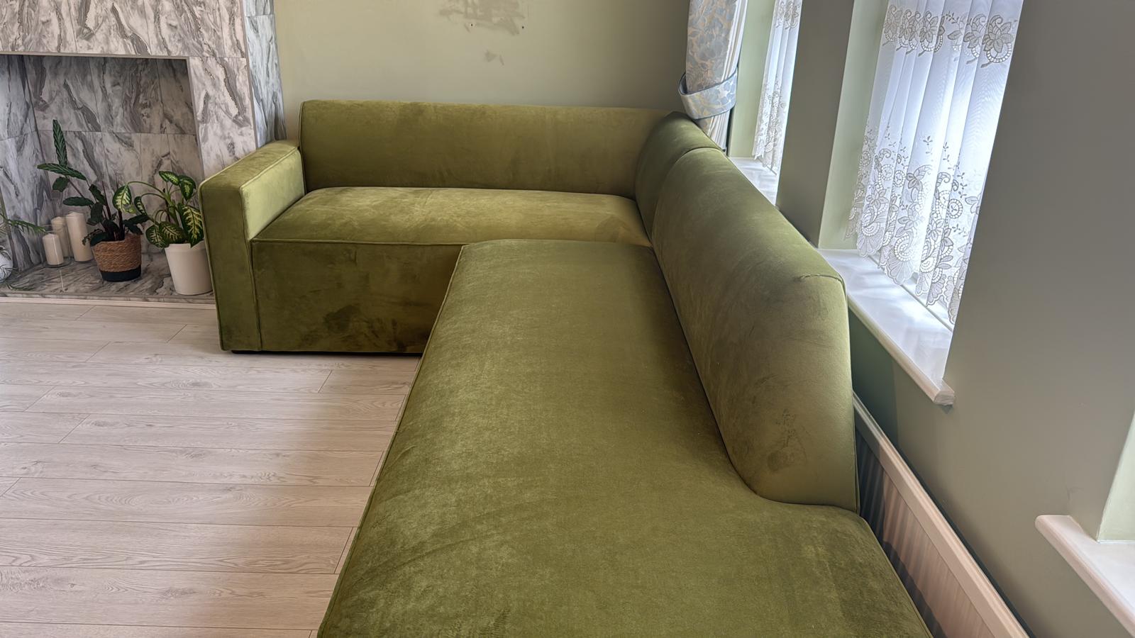 Classic bespoke chesterfield sofa handbuilt in Peterborough