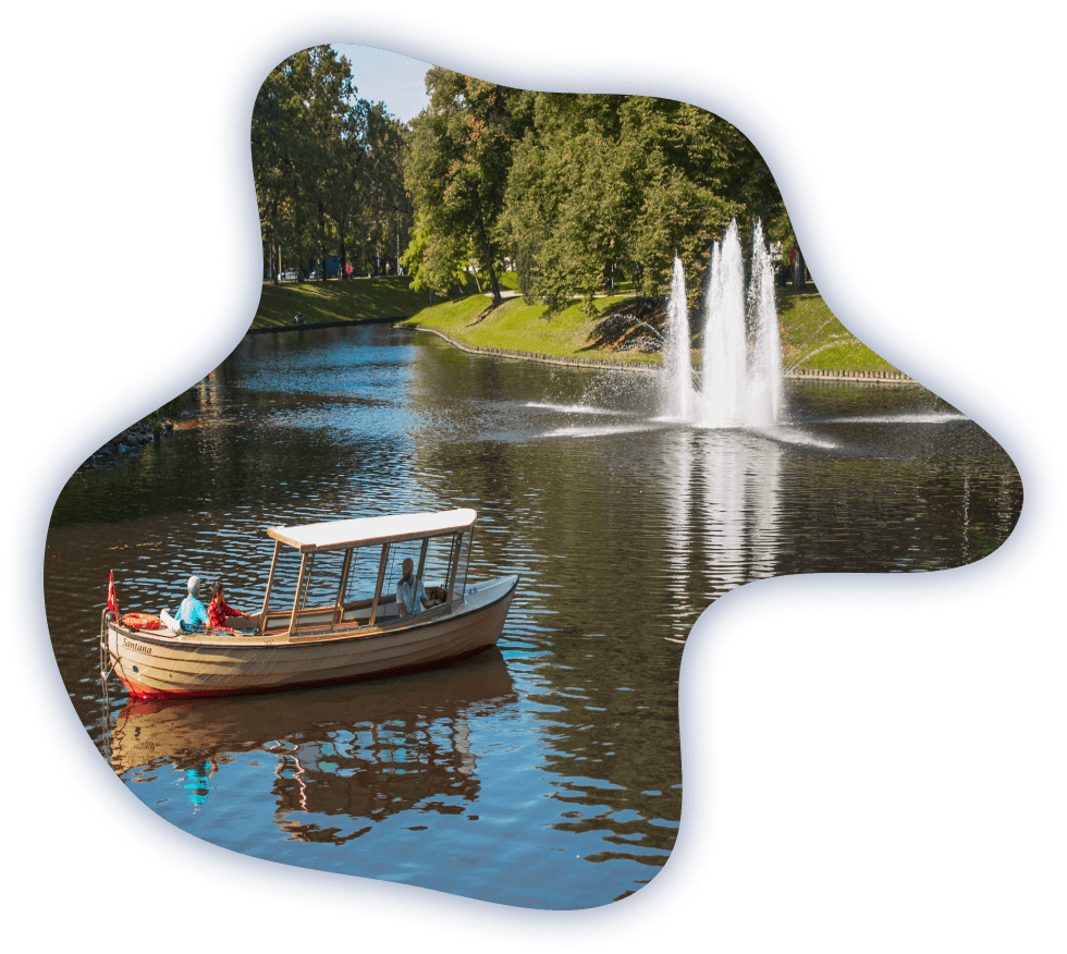 Boatcruises.lv - a picturesque journey through the heart of Riga's historic charm! Join us for an unforgettable experience aboard our eco-friendly canal boats "Santana," "Samanta," and the impressive "Galaxy."