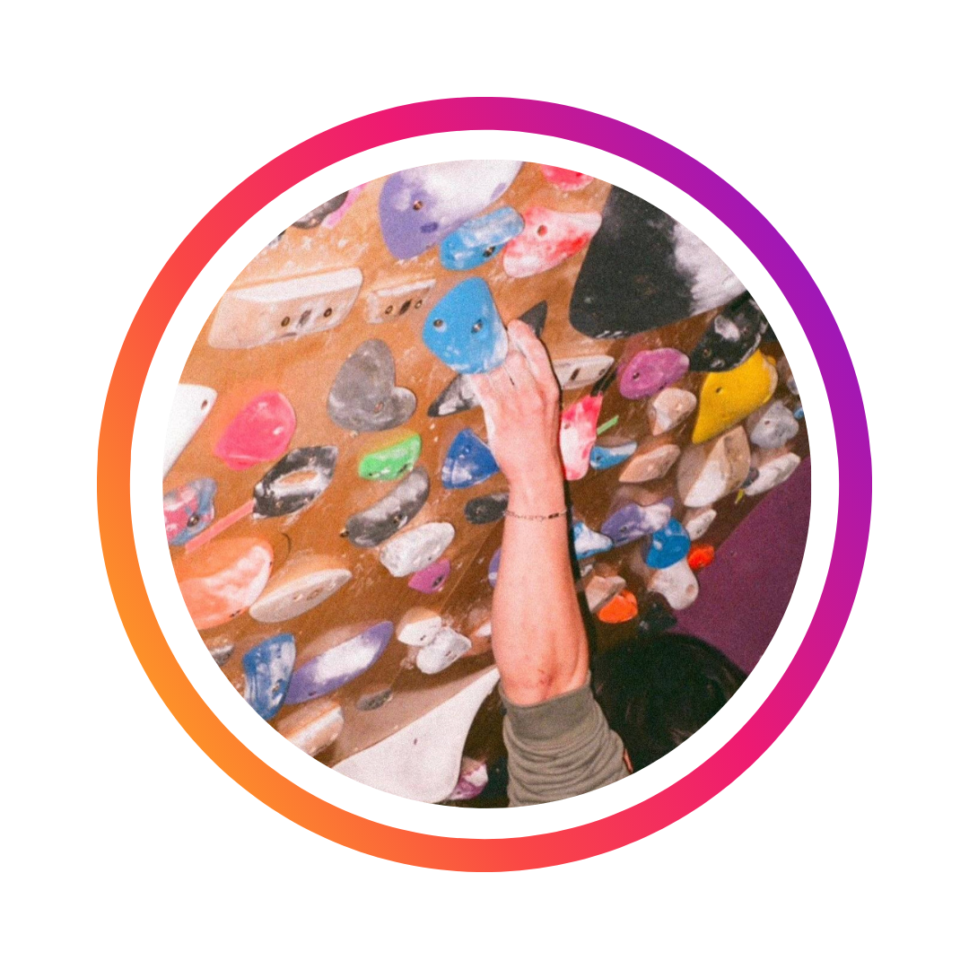 Логотип скалодрома Rebel Climbing на Пхукете