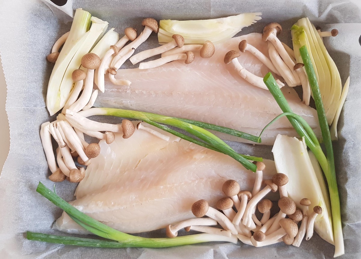 Рыба (в духовке) с миндальными орехами и грибами