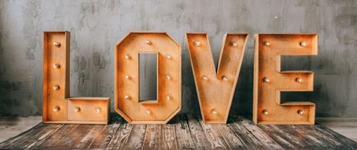 Літери, що світяться в оренду