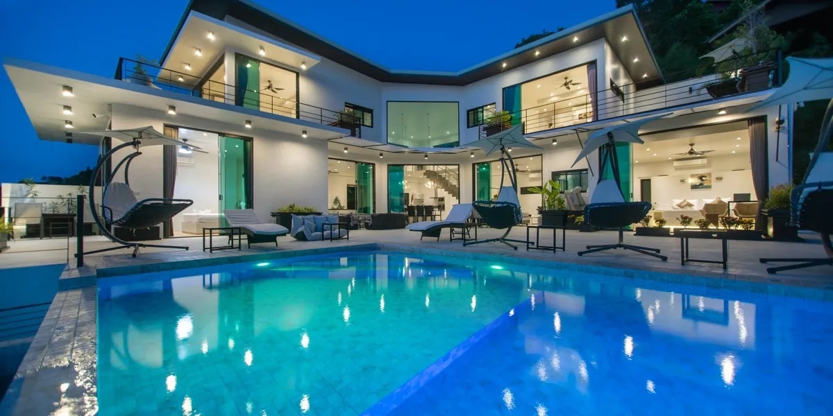 Pool and house view of sea view 4 bedroom villa, located in Haad Yao bay, Koh Phangan