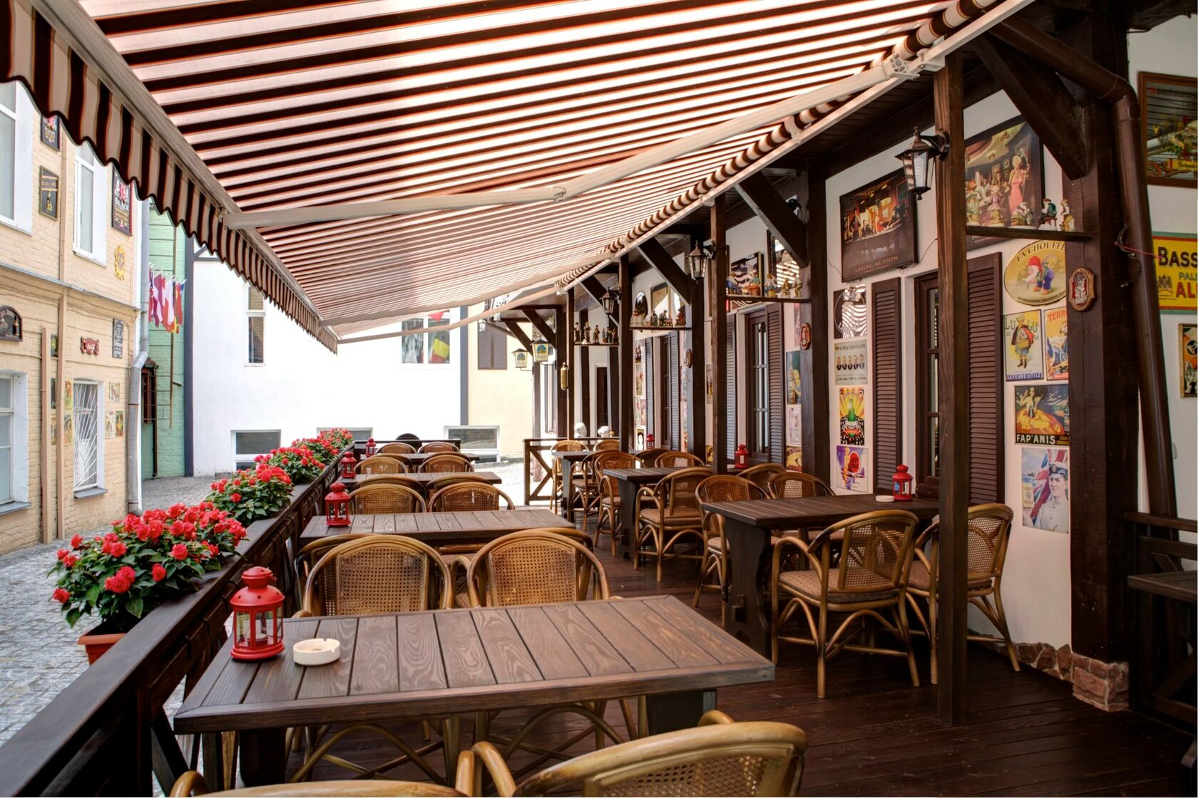 Паркінг для авто з дерева