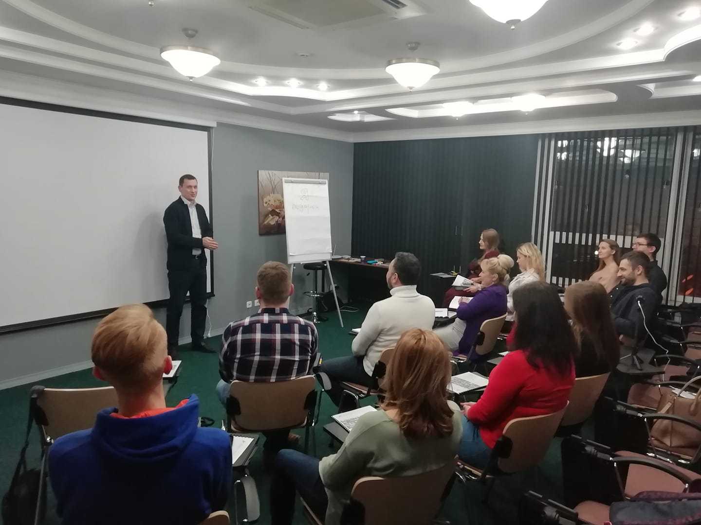 Навчання у групі на курсі ораторської майстерності