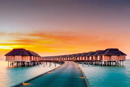 Արեւամուտ Մալդիվներում՝ ջրին կառուցված վիլլաներ՝ իդեալական ռոմանտիկ հանգիստ
