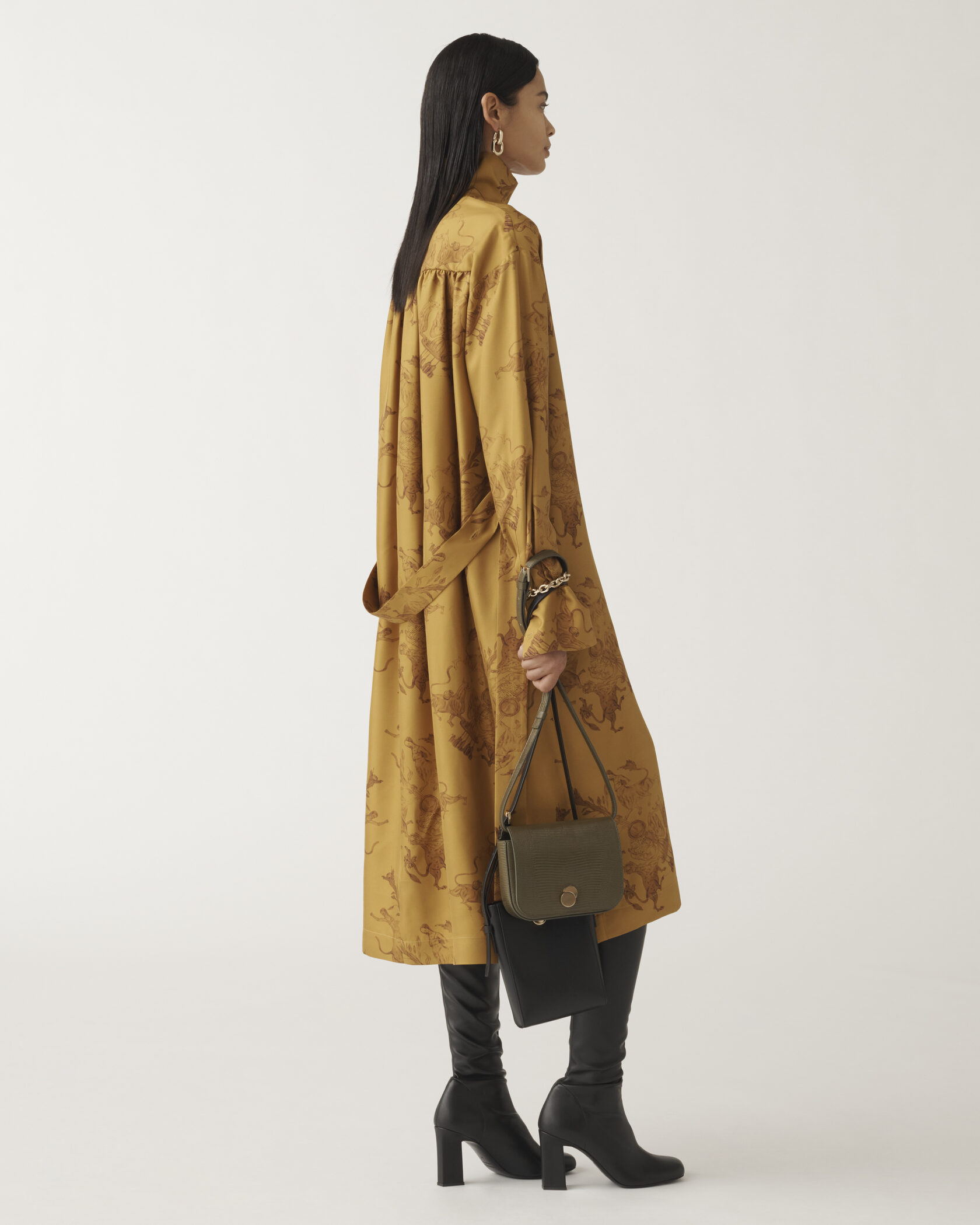 コート FABIANA FILIPPI Woman Coat Ebony CTD215F235L509 1269 Fabiana Filippi Coats for Women - Shop on FARFETCH
