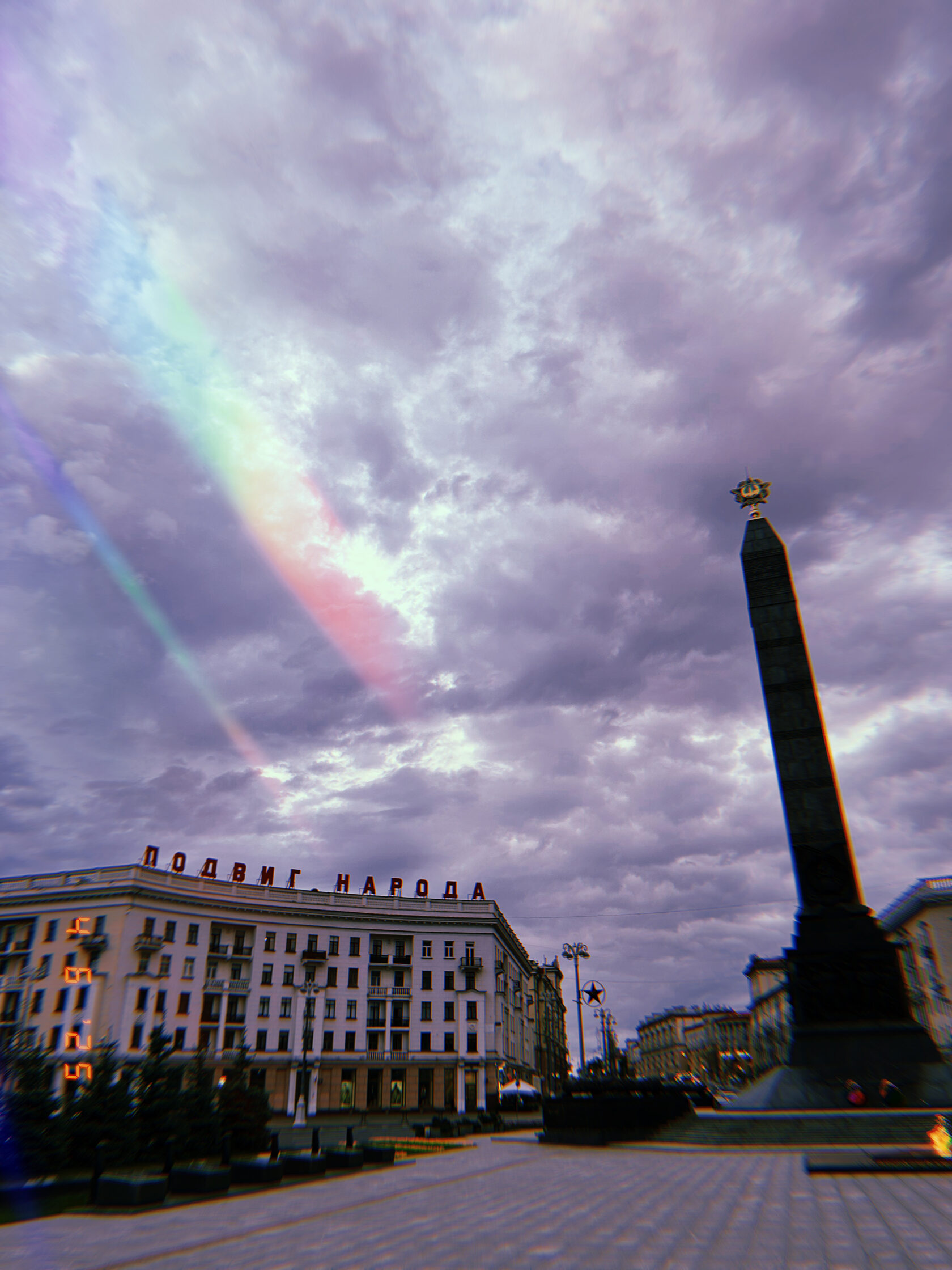 Монумент Победы на площади Победы в Минске