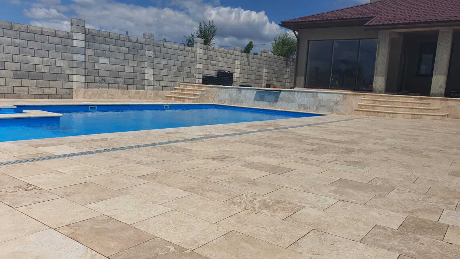 Pavaj din travertin natural pentru curte