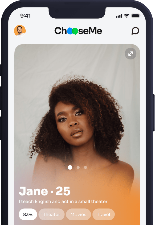 Screen showing a woman posing