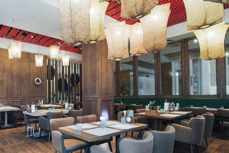 More More restaurant by Michael Gokhner