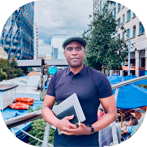 Практика с носителем каждую неделю позволяет быть в курсе международных событий, нативно усваивать новую лексику и грамматические структуры