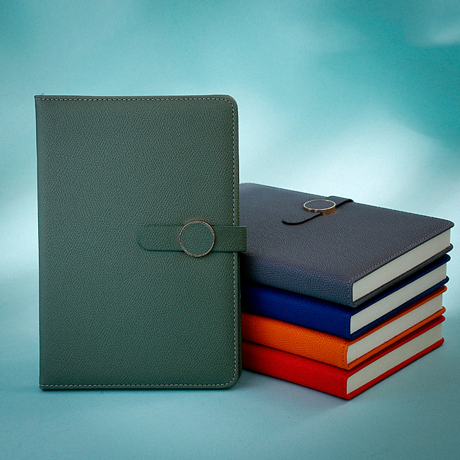 Набір ручка+флешка+блокнот у подарунковій коробці