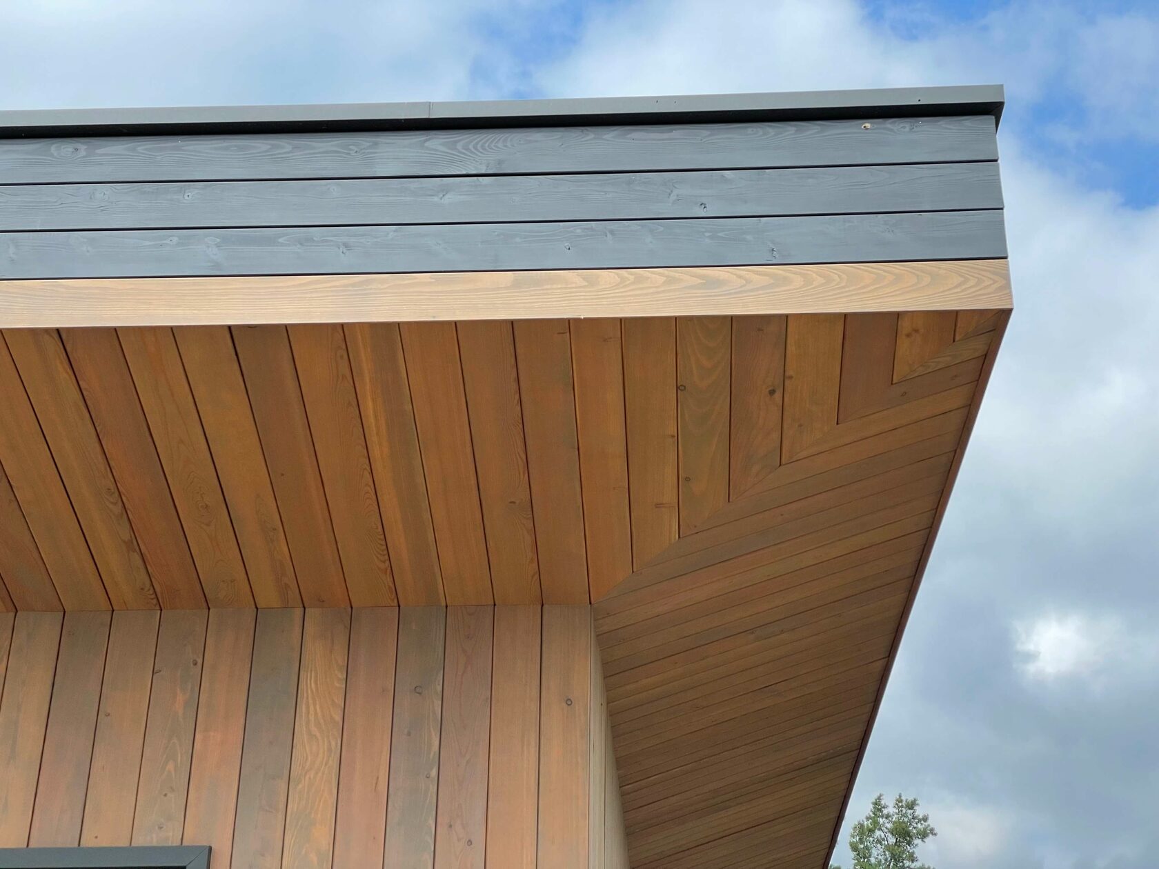 Фасад з дерева