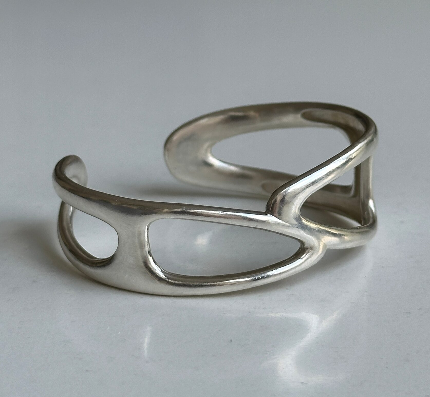 Louise Konrad image