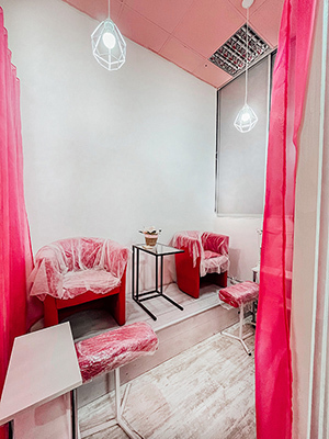 Інтер'єр в студії краси Люди Beauty