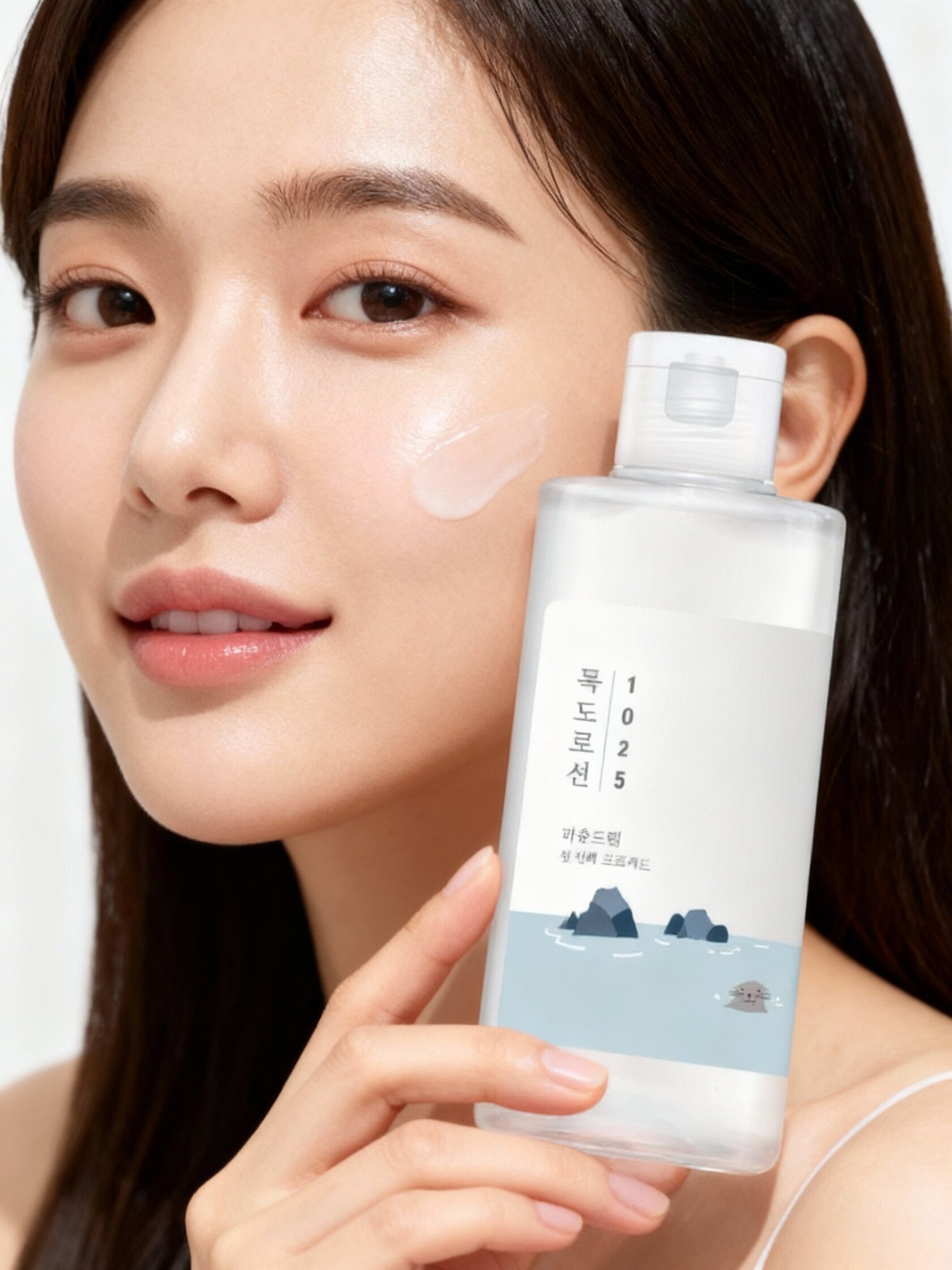 Корейский лосьон Round Lab для восстановления водного баланса: легкая текстура и глубокое питание с минералами.