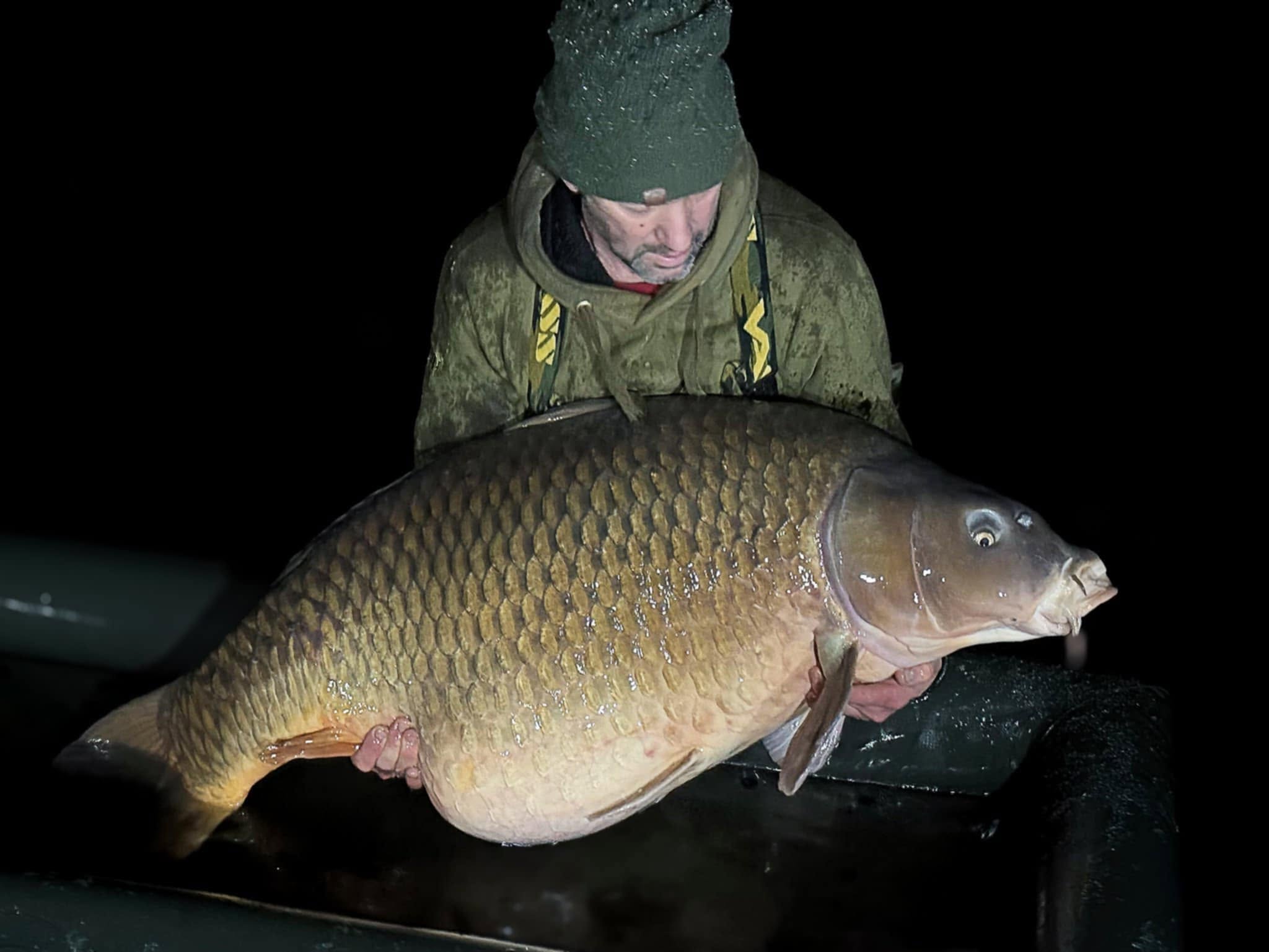 Thomas Duncan-Dunlop with a 41.2 kg (90.8 lb) carp landed on Katran Crypton Carp fishing line