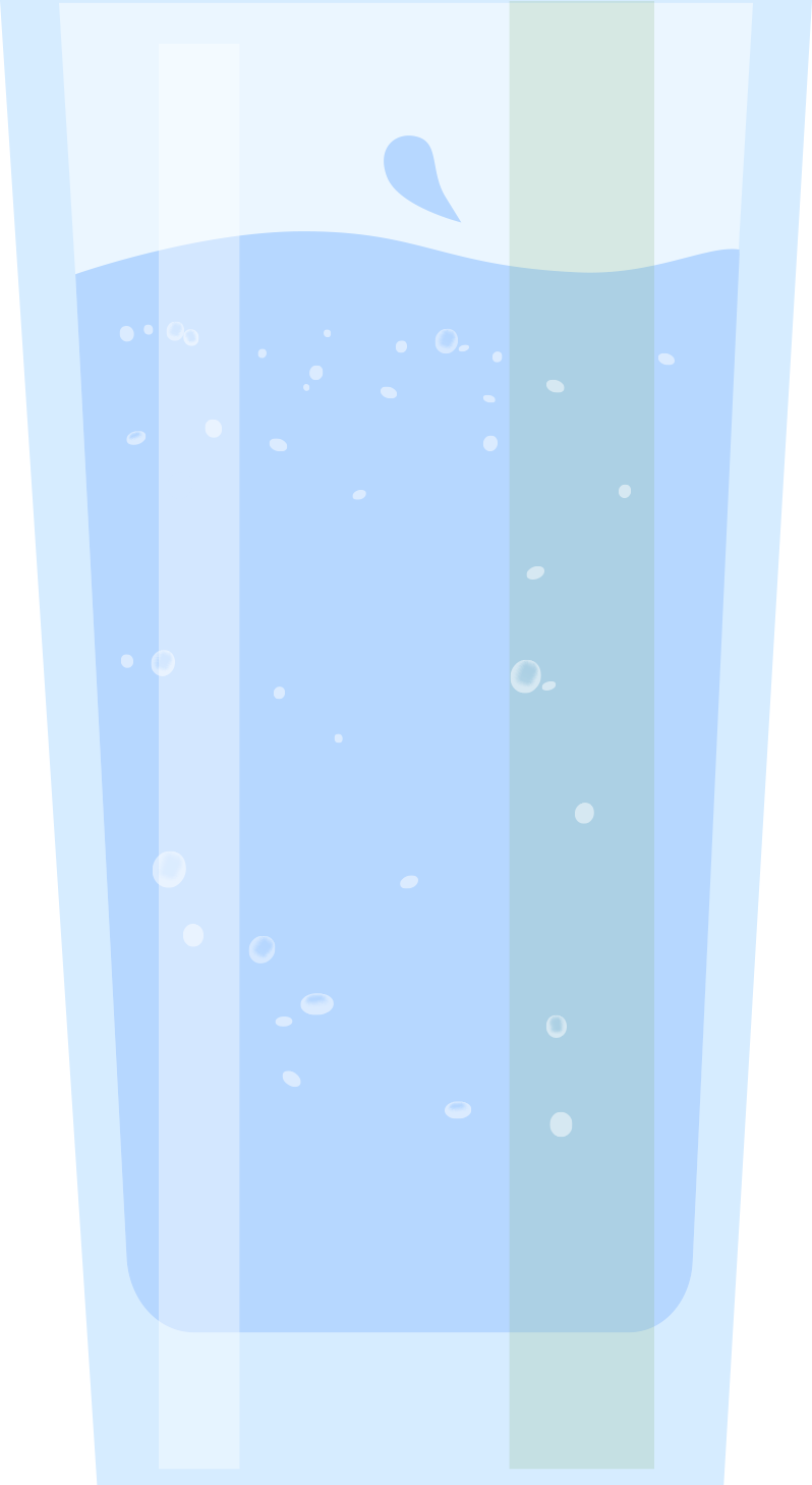 Стакан, в который налита очищенная полезная минерализованная питьевая вода для ежедневного употребления