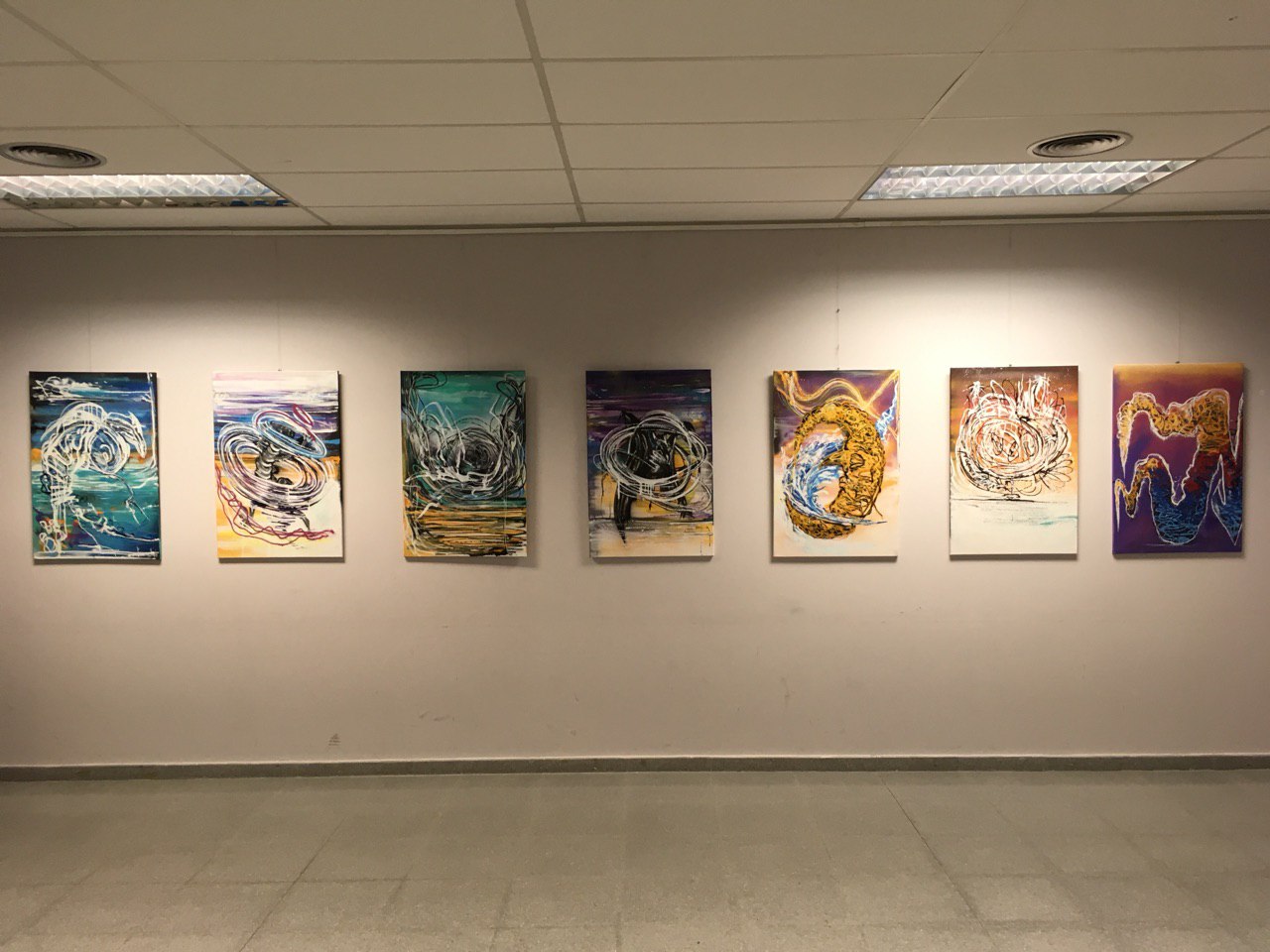 Maks Mane, Performance