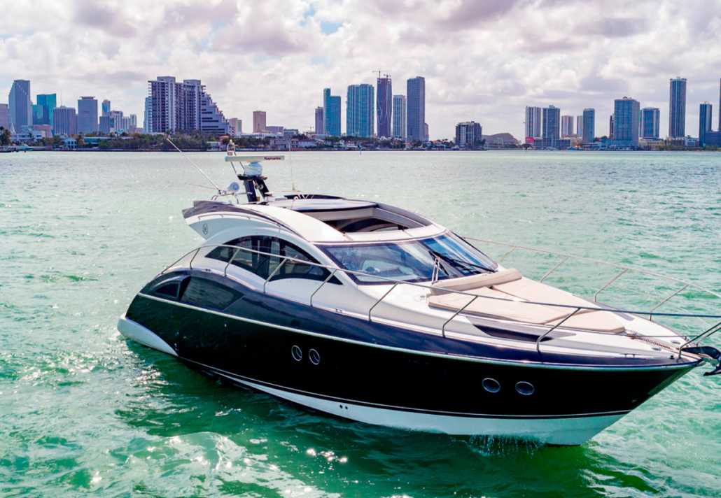 43’ MARQUIS — фото из каталога MHP Miami