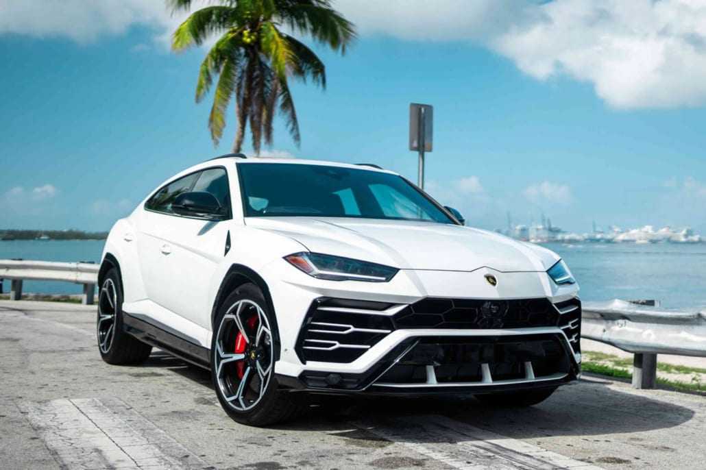 Lamborghini URUS White