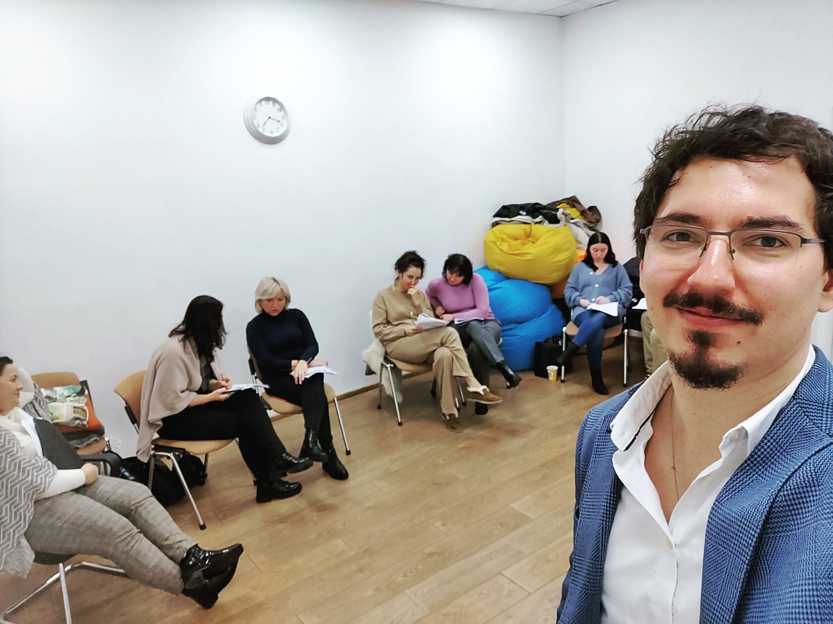 Заняття на курсі ораторської майстерності
