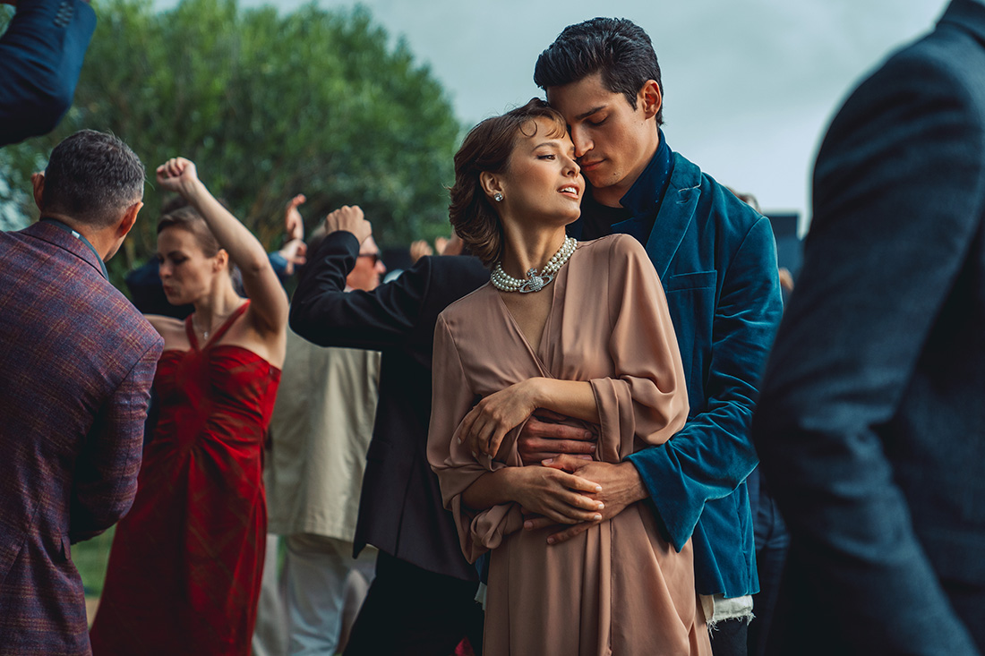 Сериал Жить жизнь