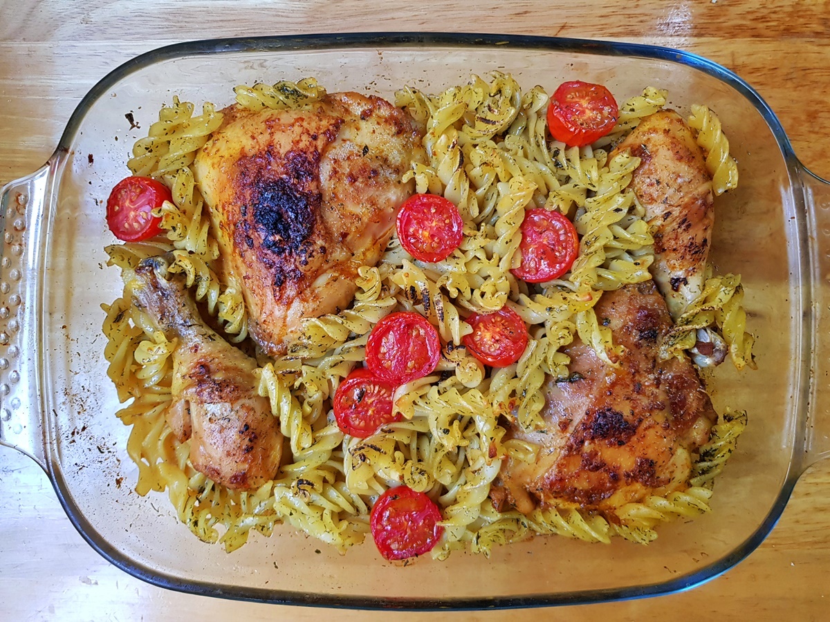 Куриные голени со спагетти в мультиварке - Кулинарный рецепт с фото