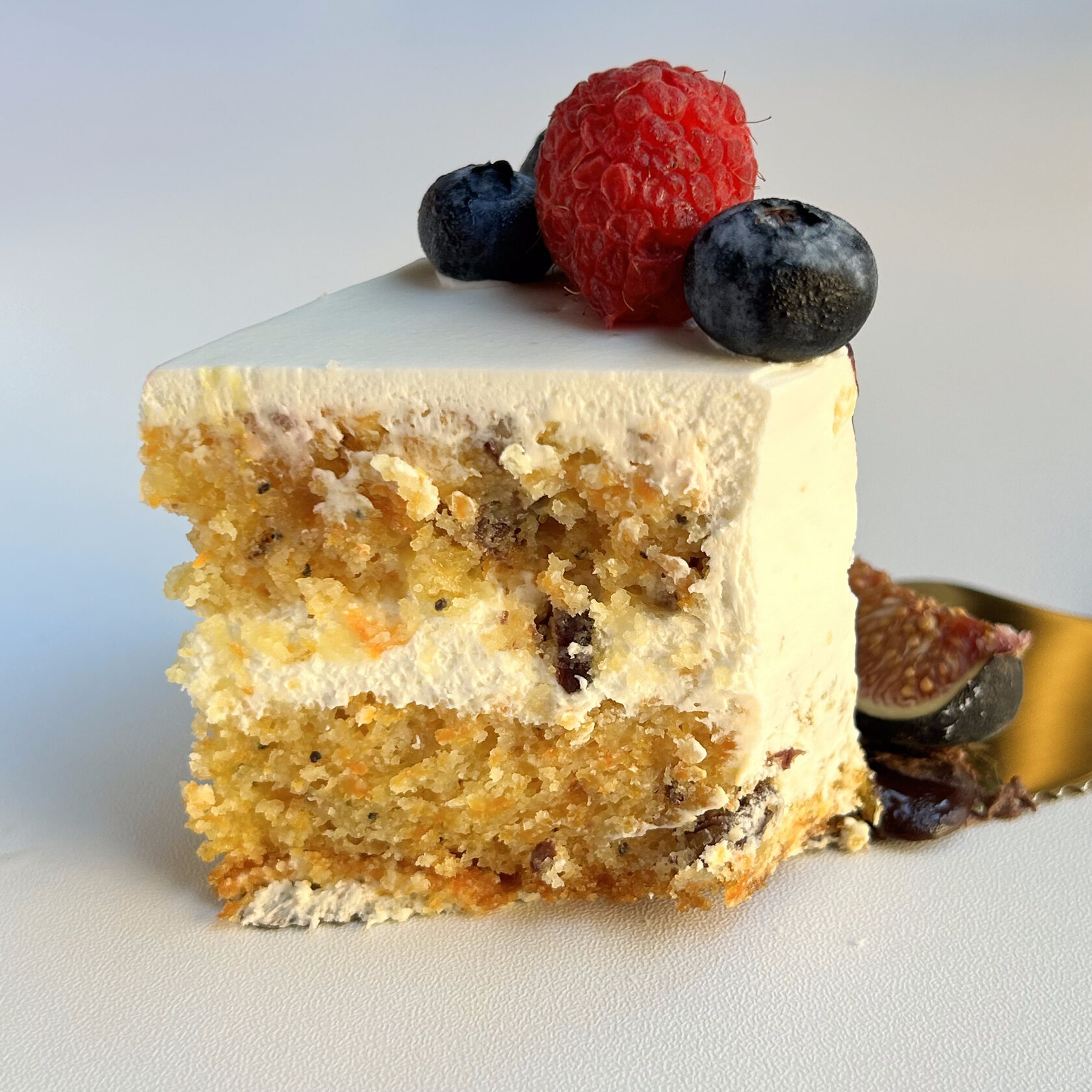 Cerrot cake with cream cheese