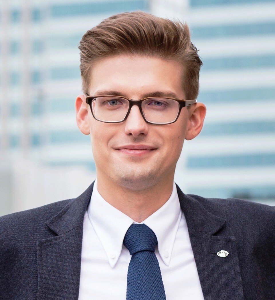 Prof. Macej Madzinski