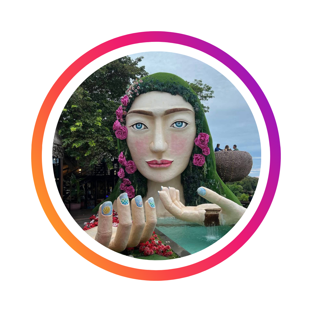 Логотип 3 Mermaids в Паттайе