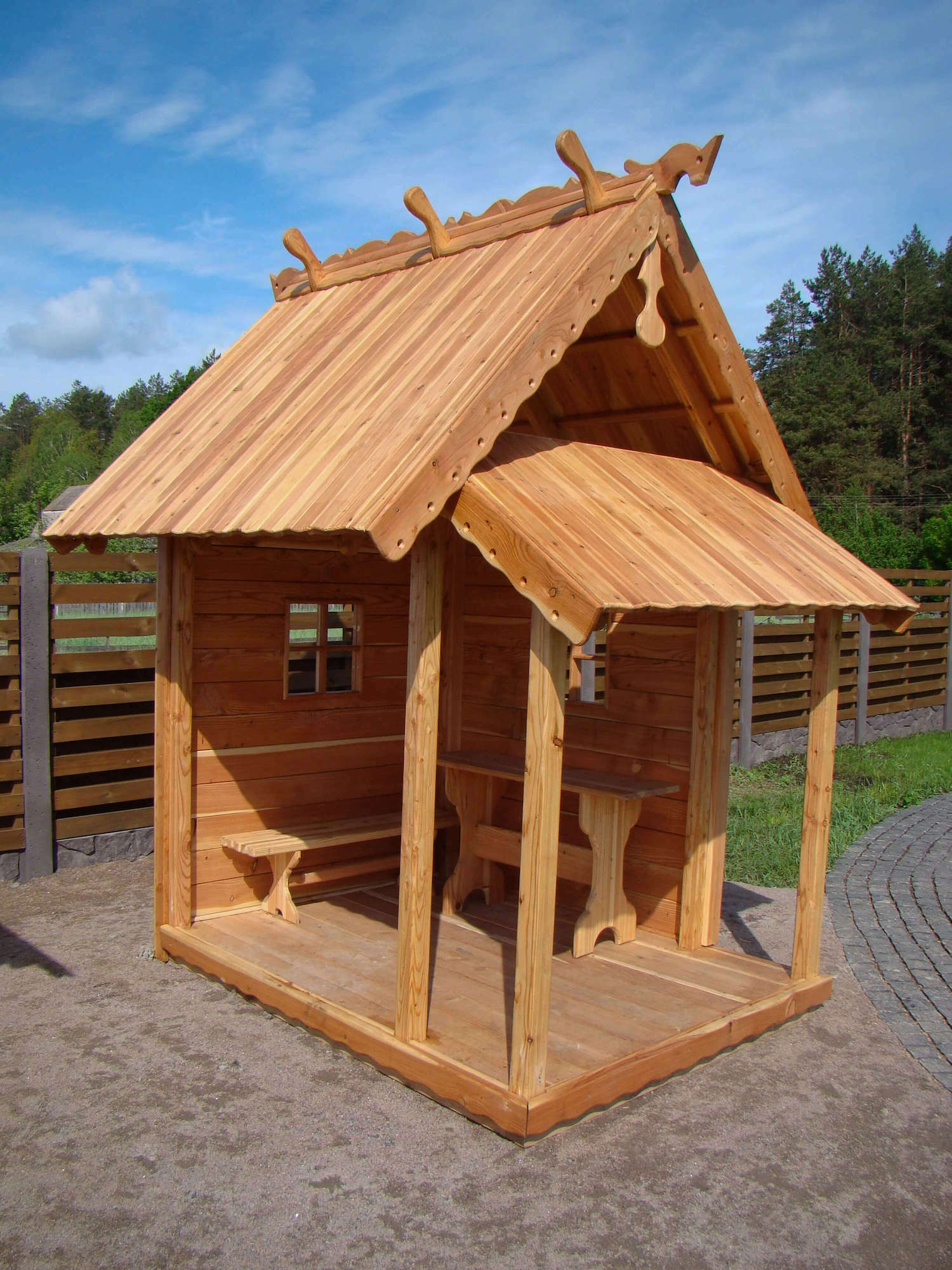 Будиночок для дітей з дерева