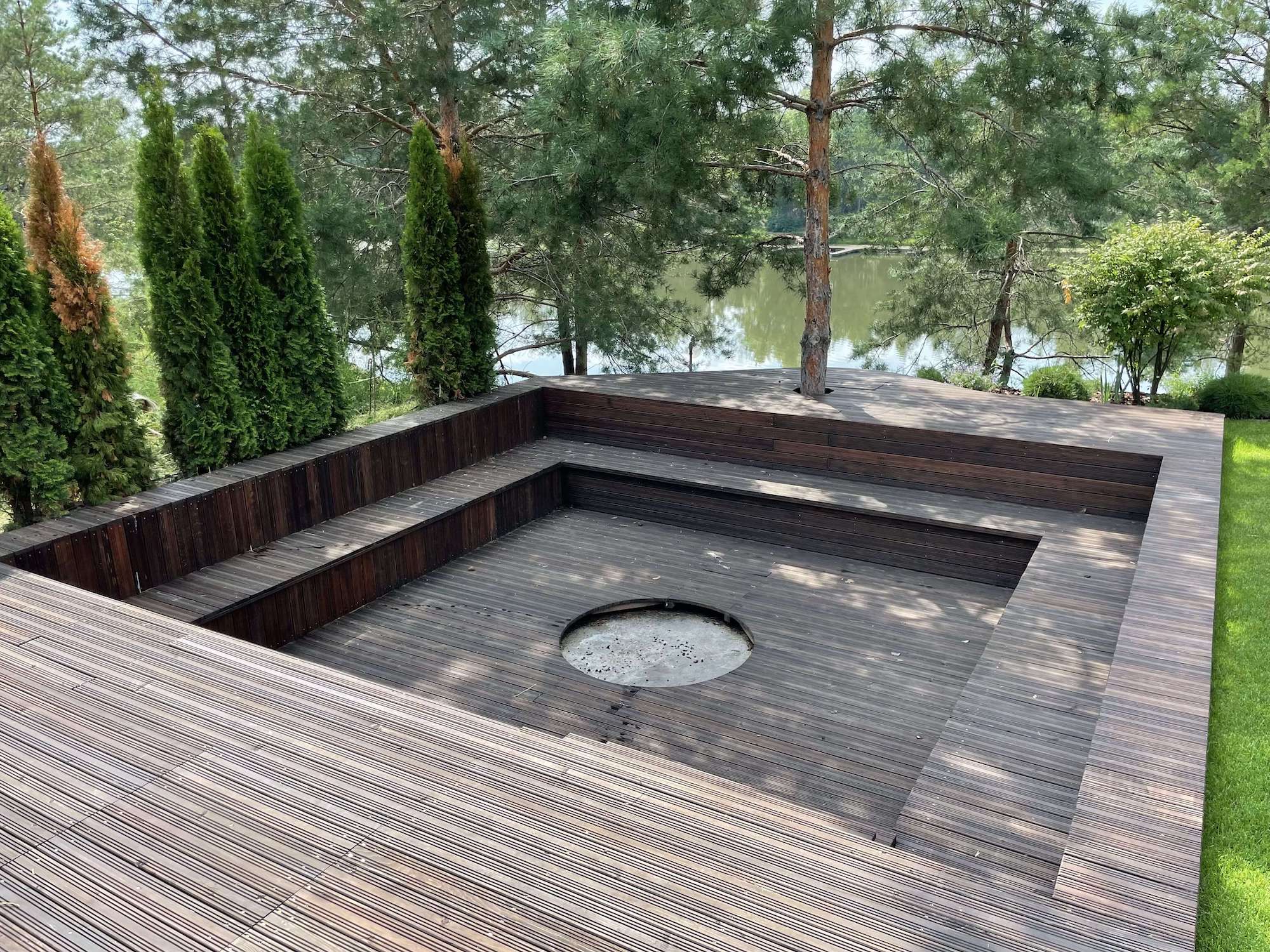 Тераса з місцям для вогнища