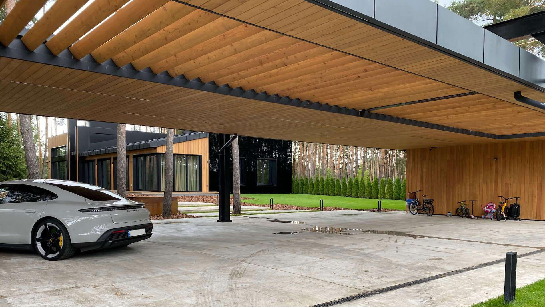 Паркінг для авто з дерева