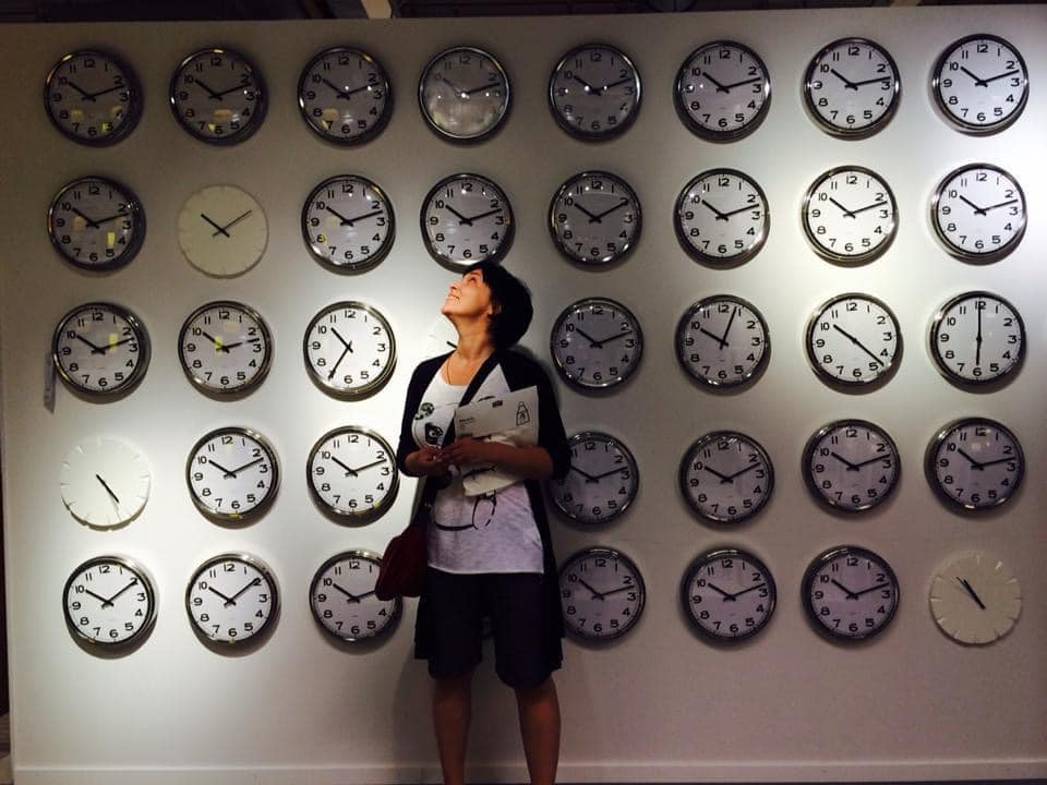 стена с часами