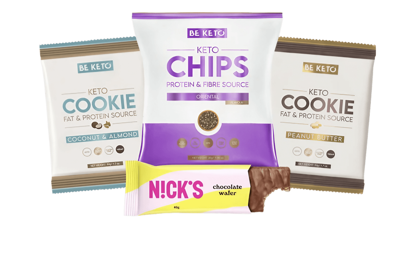 Un set de produse keto: chips-uri keto Be Keto în ambalaj violet cu aromă de mirodenii orientale, două tipuri de biscuiți keto Be Keto - nucă de cocos și migdale, precum și unt de arahide, și vafe keto Nick's în ambalaj galben-roz cu acoperire de ciocolată.