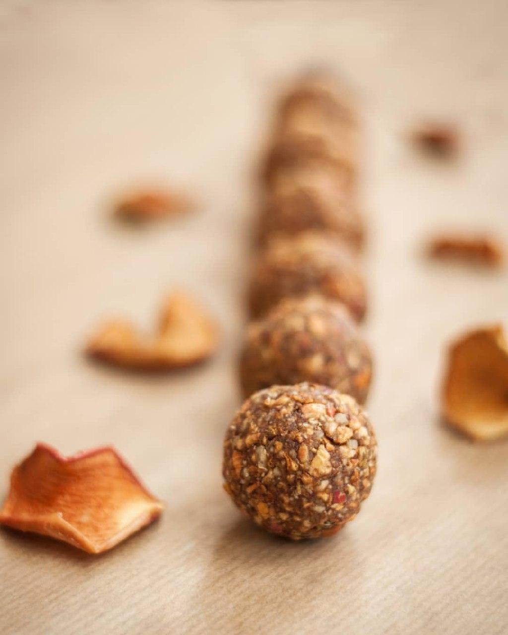 Конфеты яблочно-морковные с сюрпризом