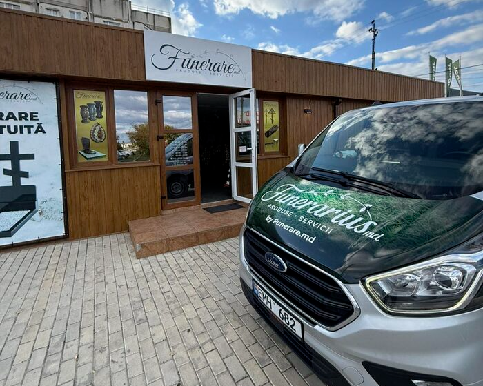 livrare monumente funerare moldova