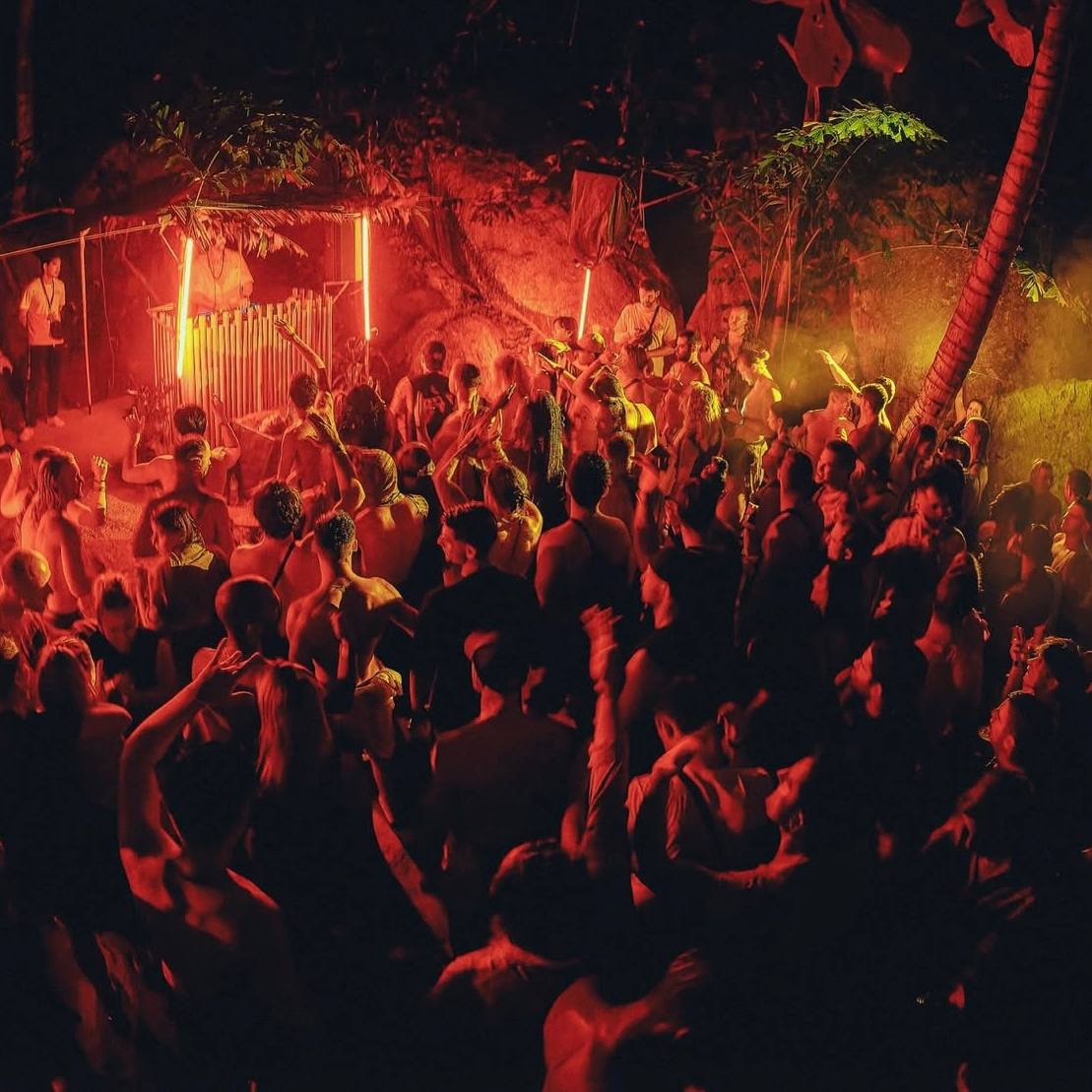 картинка ночного клуба OXA на Пхангане