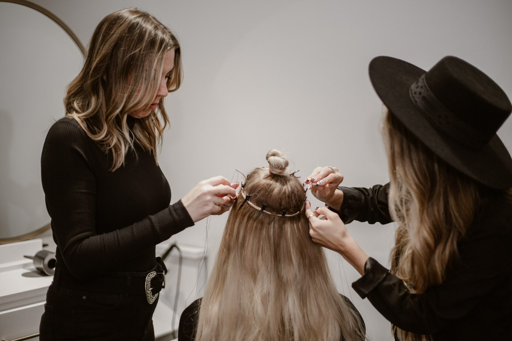 Detaliu hair extensions profesionale