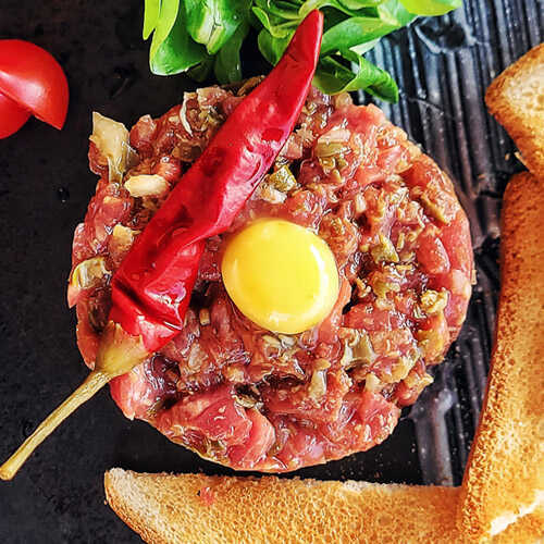 Veal tartar with hot pepper