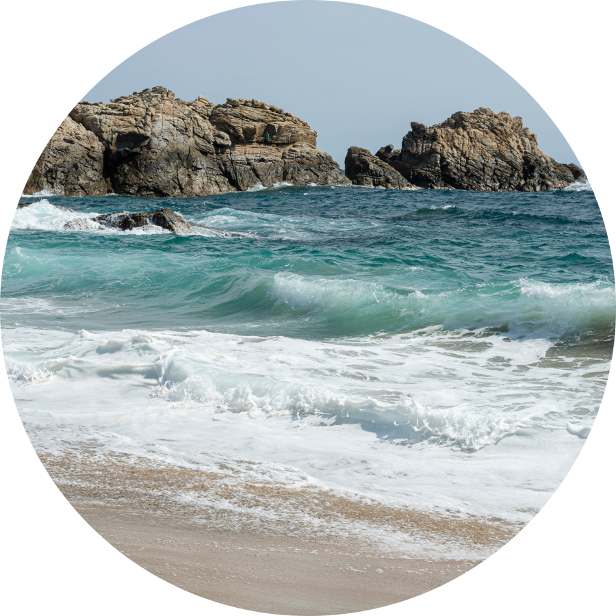 Playa en Huatulco con oleaje