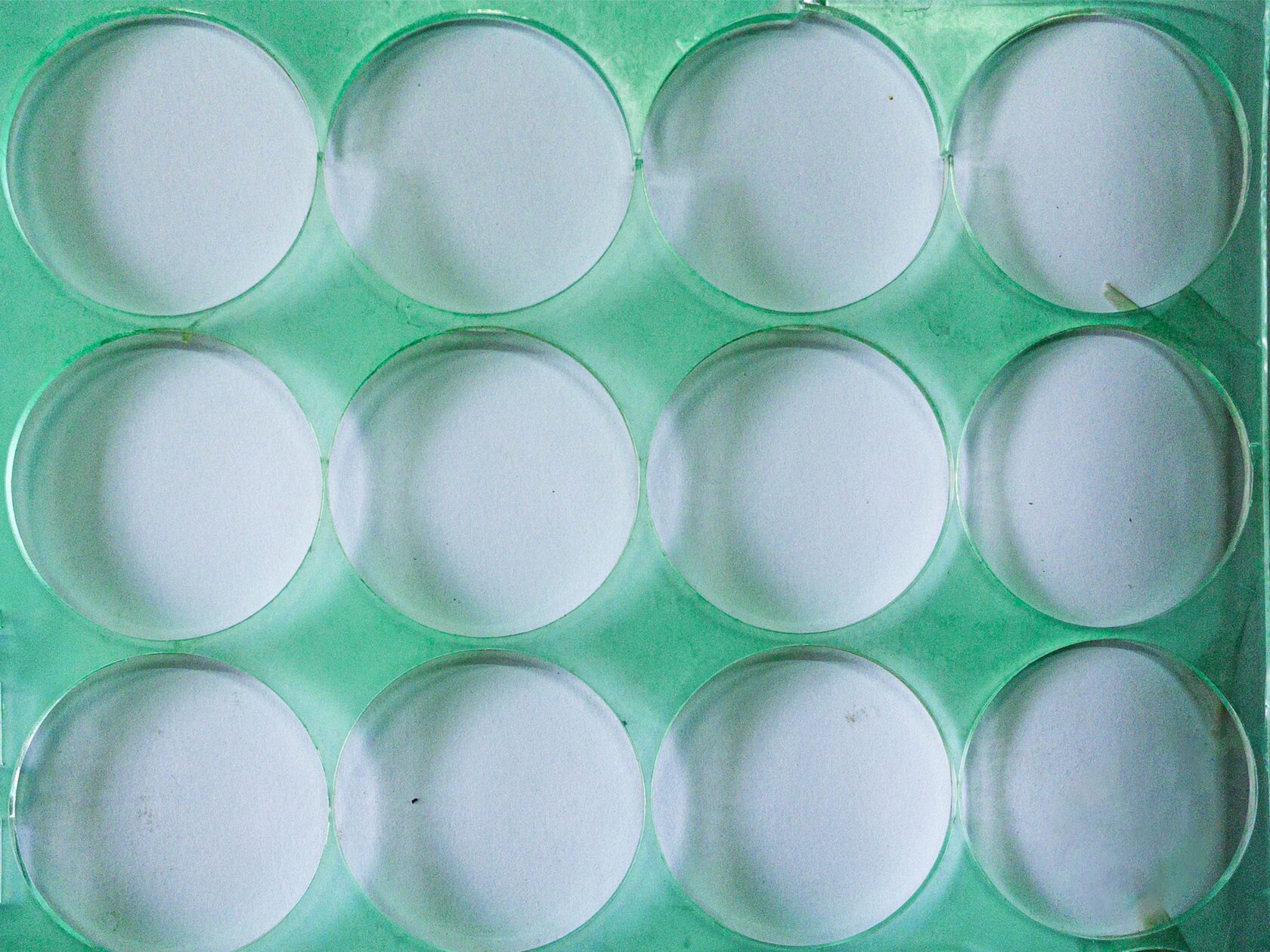 Лазерная резка пластика, оргстекла в г.Киев: прайс и просчет